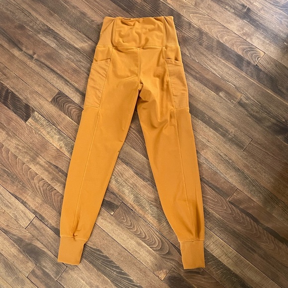 Joggers - Picture 3 of 7